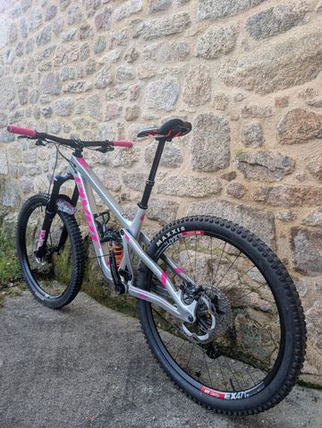 Używany Pivot Firebird 29 Pro XT/XTR 2023 2023 Mountainbike — zdjęcie 4 z 20