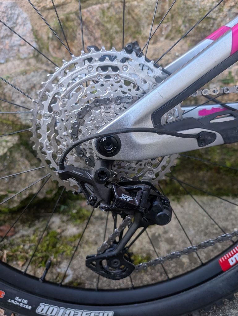 Used Pivot Firebird 29 Pro XT/XTR 2023 2023 Mountainbike, Light Gray, 29 — image 10 of 20