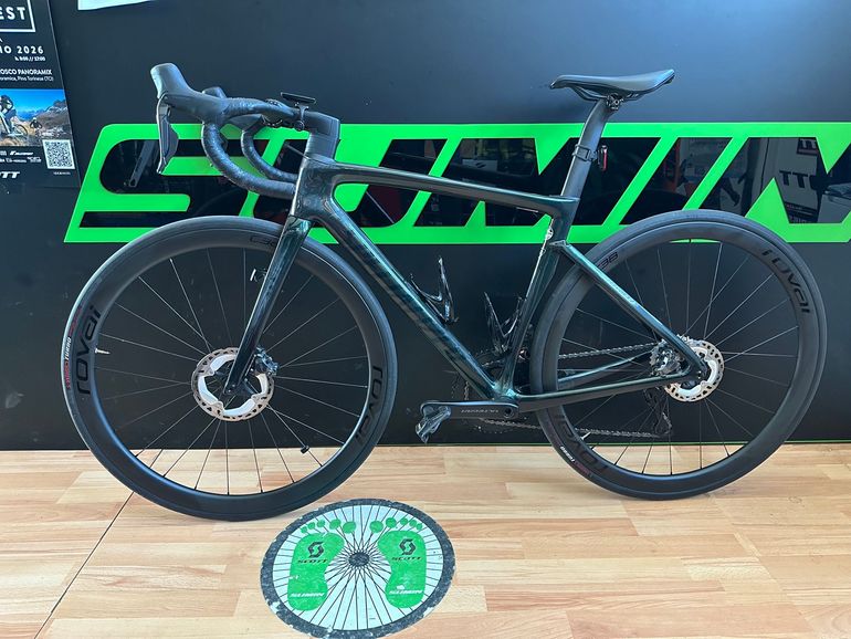 Used Specialized Tarmac SL7 Expert 2022 2022 Road & Gravel, Black — image 6 of 6