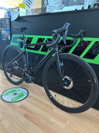 Used Specialized Tarmac SL7 Expert 2022 2022 Road & Gravel, Black — image 3 of 6