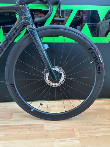 Used Specialized Tarmac SL7 Expert 2022 2022 Road & Gravel, Black — image 4 of 6