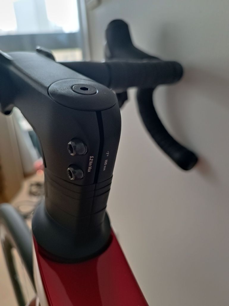 Used Trek Madone SL 6 AXS Gen 8 2025 2025 Road & Gravel — image 14 of 16