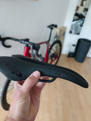 Used Trek Madone SL 6 AXS Gen 8 2025 2025 Road & Gravel — image 13 of 16