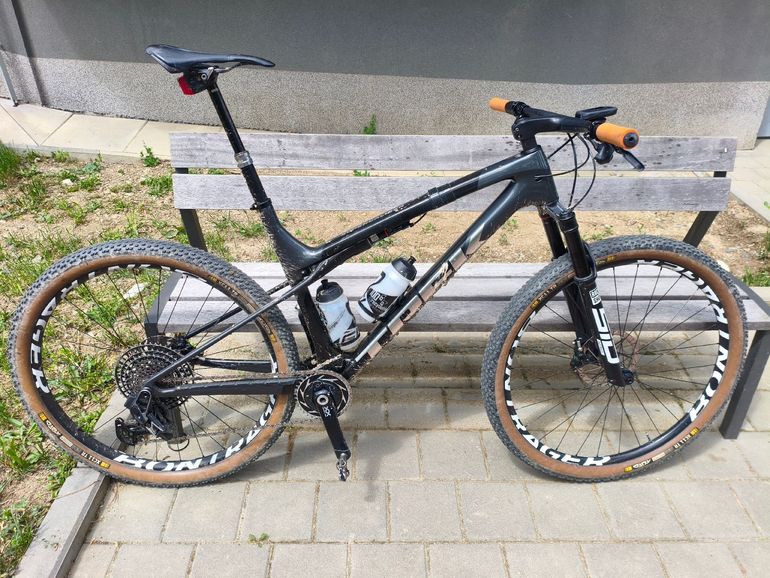Used Trek Supercaliber SLR 9.9 X0 AXS Gen 2 2024 2024 Mountainbike, Black, 29 — image 2 of 5