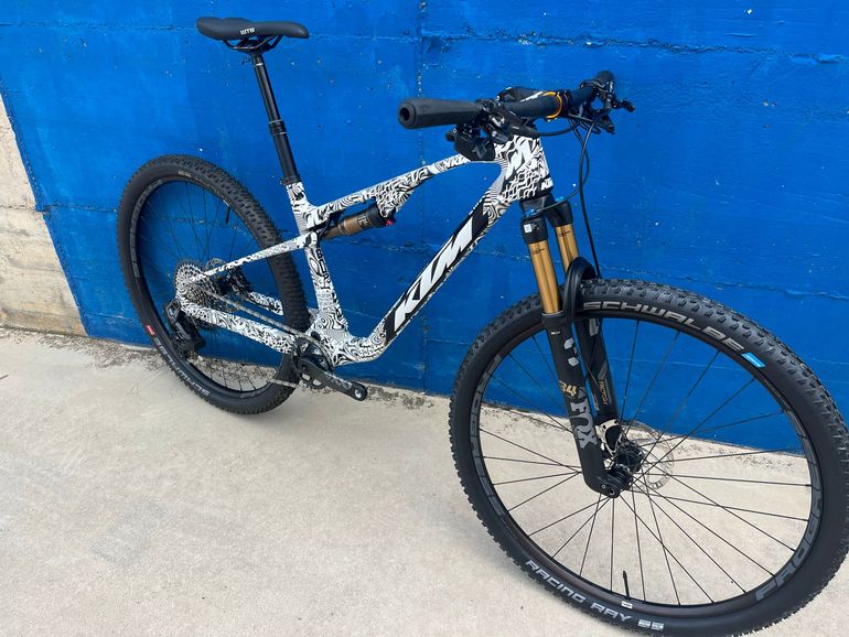 Used KTM SCARP MT EXONIC 2025 2025 Mountainbike, White, 29 — image 1 of 10