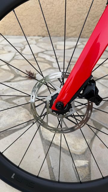 Giant Propel Advanced Pro 1 2023 2023 Road & Gravel usato, Rosso — immagine 7 di 7