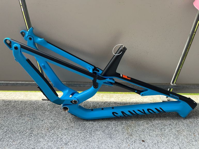 Used Canyon Neuron CF 9 2021 Frameset 2021 Mountainbike — image 2 of 11