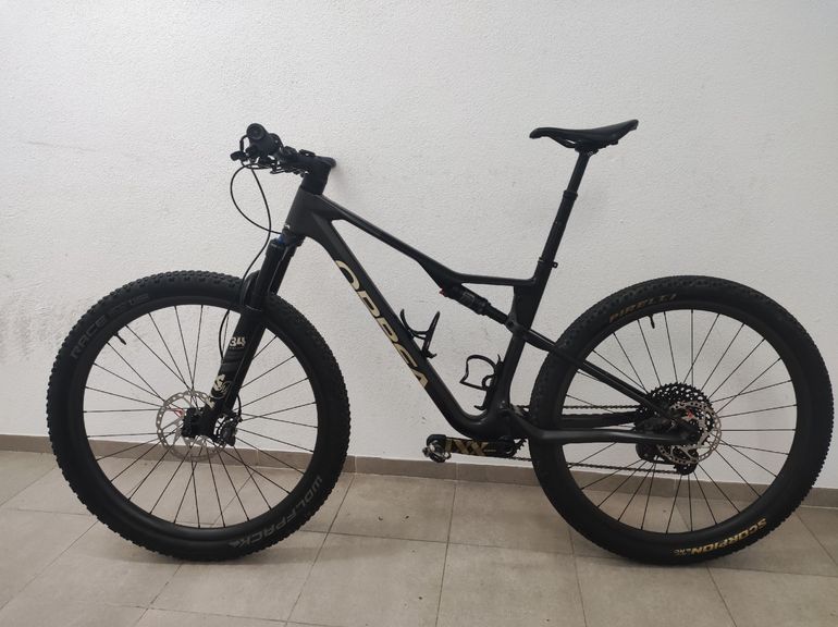 Used Orbea OIZ M11 AXS 2023 2023 Mountainbike, Black, 29 — image 2 of 12