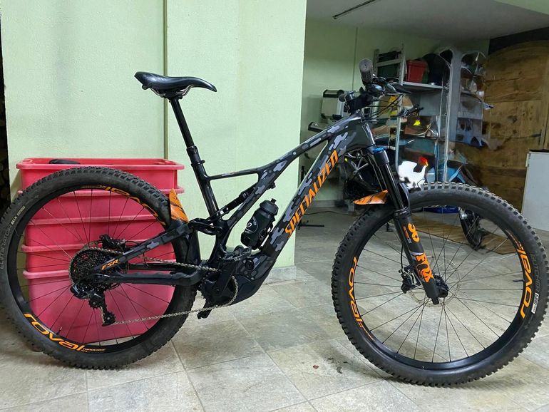 Used Specialized Turbo Levo Expert Carbon 2020 2020 Mountainbike, Negro — image 3 of 3