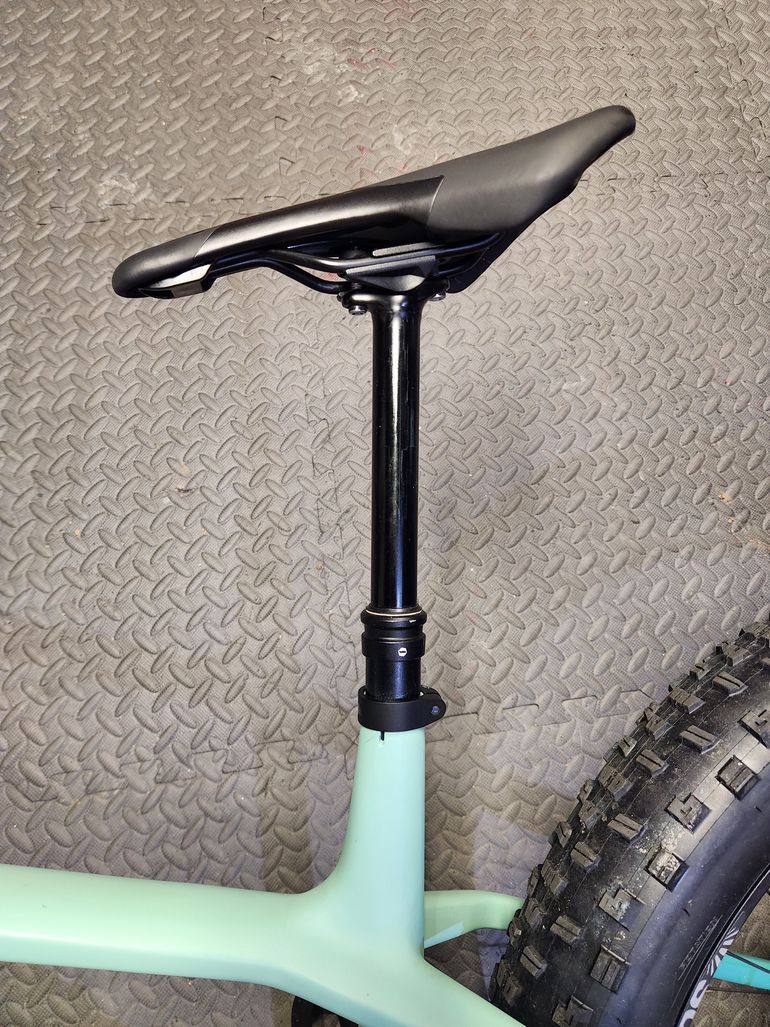 Used Canyon Dude CF 8 2023 2023 Mountainbike, Green, 27.5 — image 6 of 9