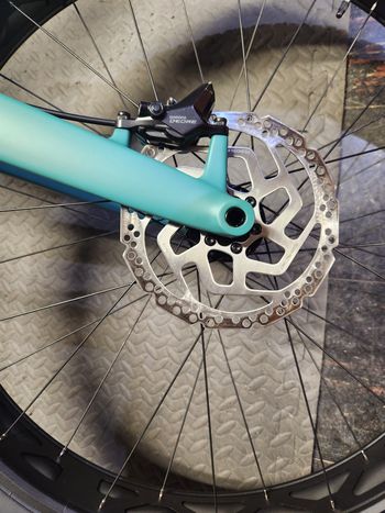 Used Canyon Dude CF 8 2023 2023 Mountainbike, Green, 27.5 — image 5 of 9