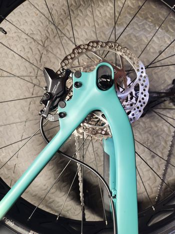Used Canyon Dude CF 8 2023 2023 Mountainbike, Green, 27.5 — image 4 of 9