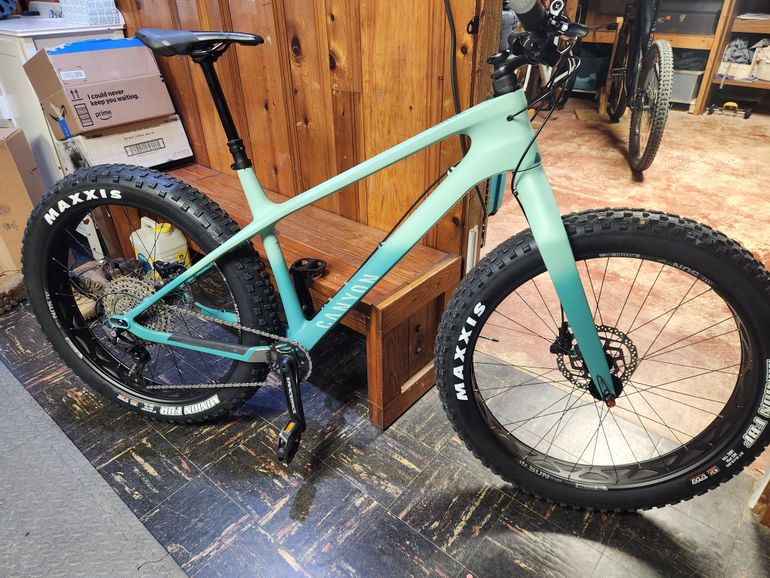 Used Canyon Dude CF 8 2023 2023 Mountainbike, Green, 27.5 — image 2 of 9