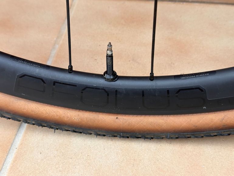 Used Orbea TERRA M20 2022 2022 Road & Gravel, Negro — image 15 of 18