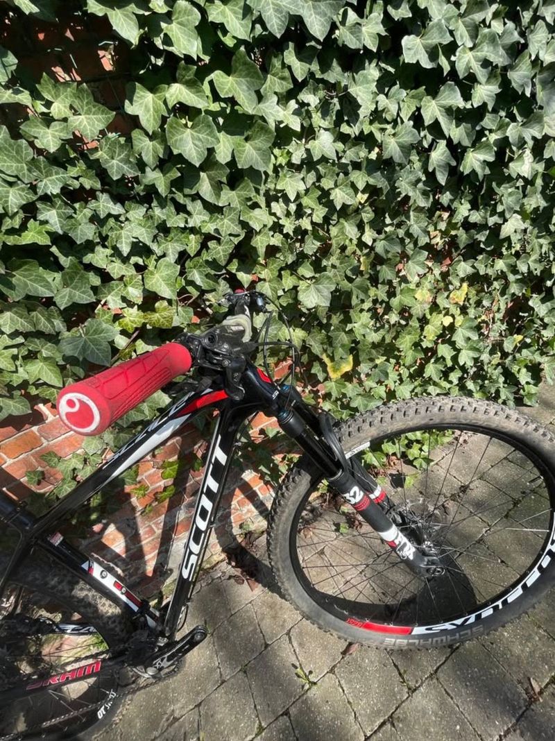 Used Scott Scale Shimano Deore XT 2015 Mountainbike, Black — image 2 of 3