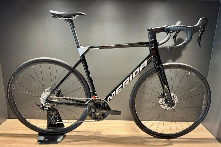Used Merida SCULTURA 4000 2025 2025 Road & Gravel, Black — image 1 of 7