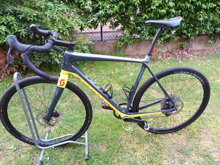Used Scott SCOTT Addict 30 Disc 2020 Road & Gravel, Light Gray — image 7 of 10