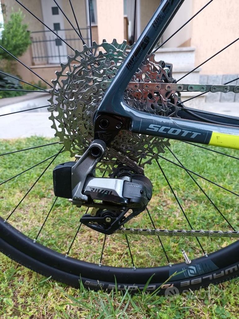 Used Scott SCOTT Addict 30 Disc 2020 Road & Gravel, Light Gray — image 4 of 10