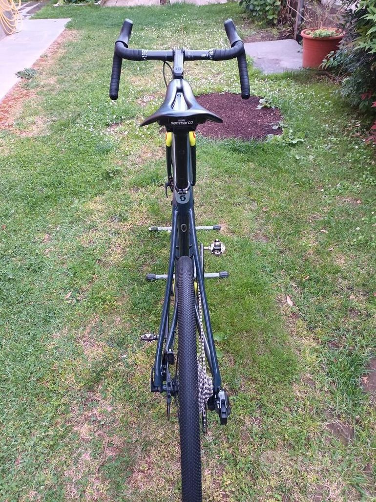 Used Scott SCOTT Addict 30 Disc 2020 Road & Gravel, Light Gray — image 5 of 10