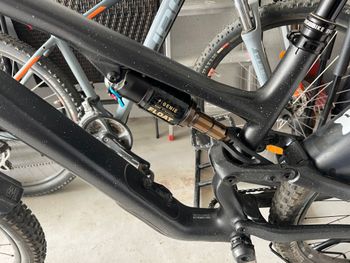 Used Specialized S-Works Stumpjumper 15 Frameset - FOX FLOAT GENIE Factory 2025 Frameset 2025 Mountainbike, Black, 27.5 — image 3 of 4
