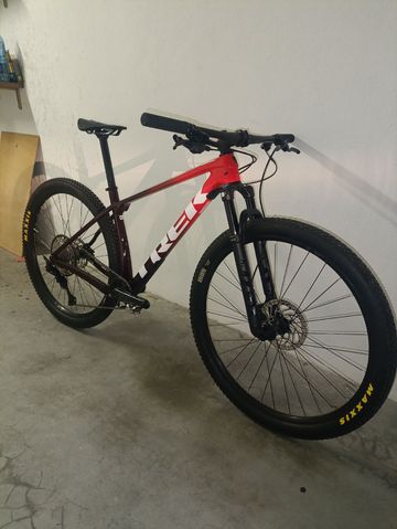 Used Trek Procaliber 9.8 2022 2022 Mountainbike, Red, 29 — image 7 of 15