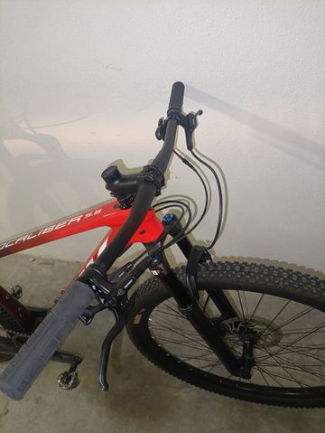 Used Trek Procaliber 9.8 2022 2022 Mountainbike, Red, 29 — image 12 of 15