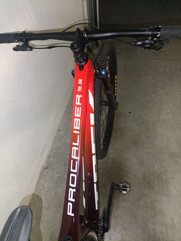 Used Trek Procaliber 9.8 2022 2022 Mountainbike, Red, 29 — image 9 of 15