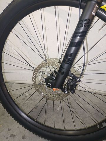 Used Trek Procaliber 9.8 2022 2022 Mountainbike, Red, 29 — image 14 of 15