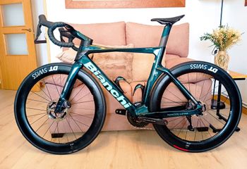 Used BIANCHI OLTRE REPARTO CORSE 140 TH ANIVERSARIO 001 EXCLUSIVA TOPE GAMA ❗ BIANCHI OLTRE REPARTO CORSE 140 TH ANIVERSARIO 001 EXCLUSIVA TOPE GAMA ❗ Custom Shimano Ultegra Di2 2026 Road & Gravel, Green — image 8 of 26
