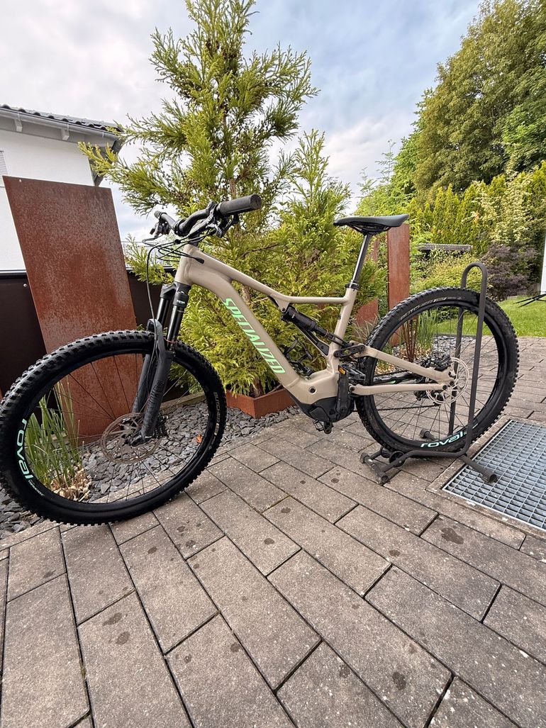 Used Specialized Men's Turbo Levo Comp 2019 2019 Mountainbike, Orange, 29 — image 1 of 4