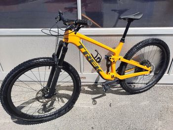 Used Trek Top Fuel 9.8 GX AXS Gen 3 2023 2023 Mountainbike, Orange, 29 — image 2 of 11