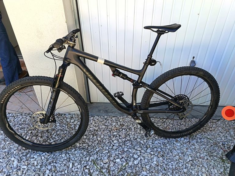 Used Specialized Epic EVO Expert 2023 2023 Mountainbike, Black — image 1 of 6