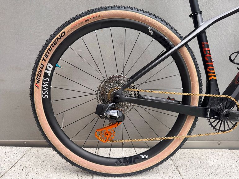 Used ryet Ryet Custom SRAM Force eTap AXS 2025 Road & Gravel, Black — image 5 of 6