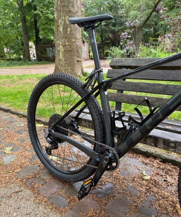 Used Trek Procaliber 9.5 Gen 2 2024 2024 Mountainbike, Light Gray, 29 — image 3 of 6