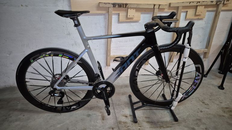 Used Giant Propel Advanced SL 0 2024 2024 Road & Gravel, Light Gray — image 2 of 3