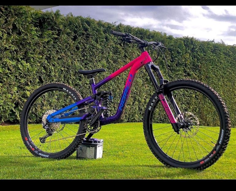 Used Norco Shore 2 2023 2023 Mountainbike, Purple, 27.5 — image 1 of 7