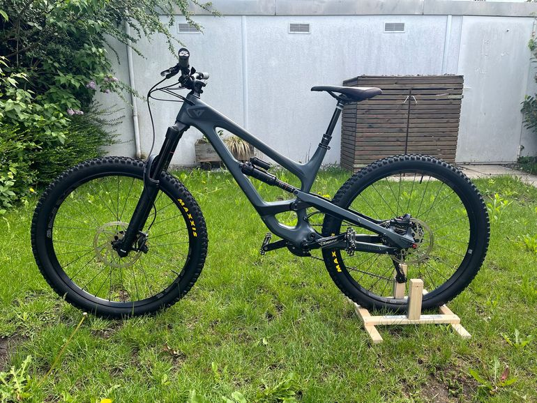 Used YT Industries Capra 27 CF 2018 2018 Mountainbike — image 1 of 22
