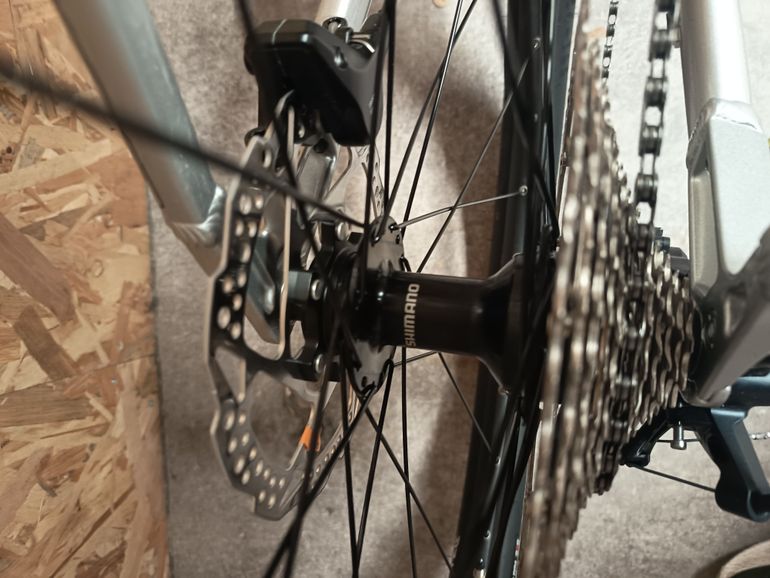 Used Peugeot M02 Shimano SLX 2023 Mountainbike, Light Gray — image 7 of 11