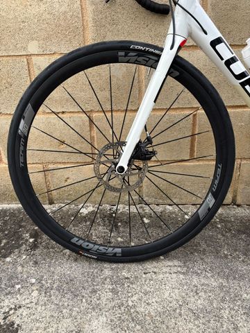 Used CUBE ATTAIN Pro Disc 2018 2018 Road & Gravel, White — image 12 of 23