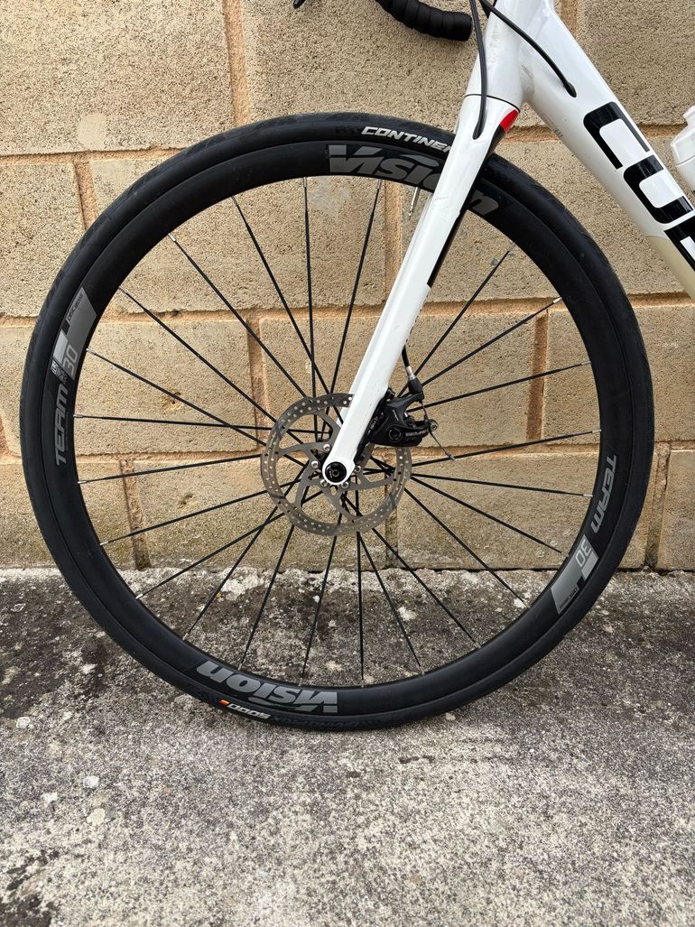 Used CUBE ATTAIN Pro Disc 2018 2018 Road & Gravel — image 12 of 23