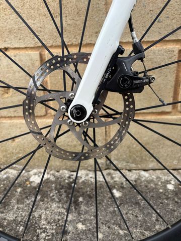 Used CUBE ATTAIN Pro Disc 2018 2018 Road & Gravel, White — image 13 of 23