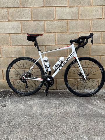 CUBE ATTAIN Pro Disc 2018 2018 Road & Gravel usato