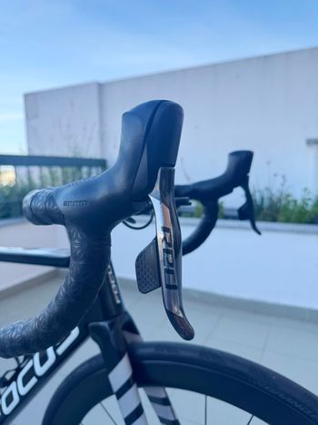 Used Focus IZALCO MAX DISC 9.8 2021 2021 Road & Gravel, Black — image 9 of 27