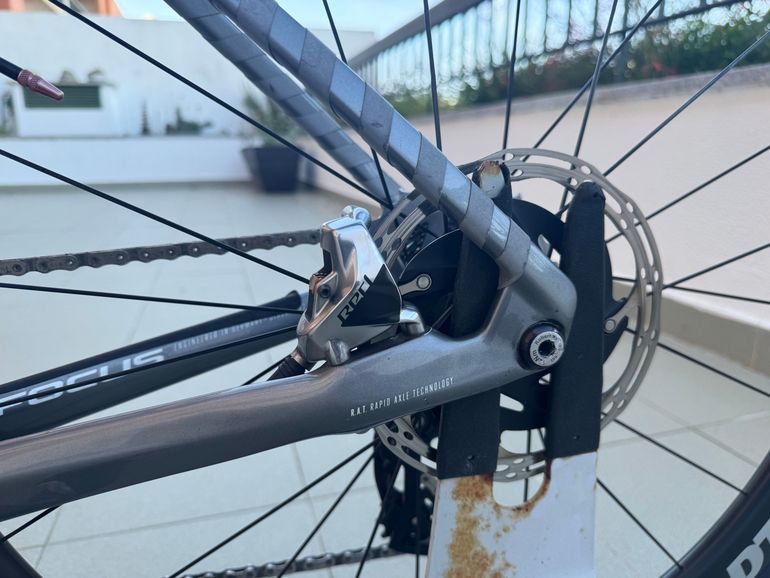 Used Focus IZALCO MAX DISC 9.8 2021 2021 Road & Gravel, Black — image 13 of 27