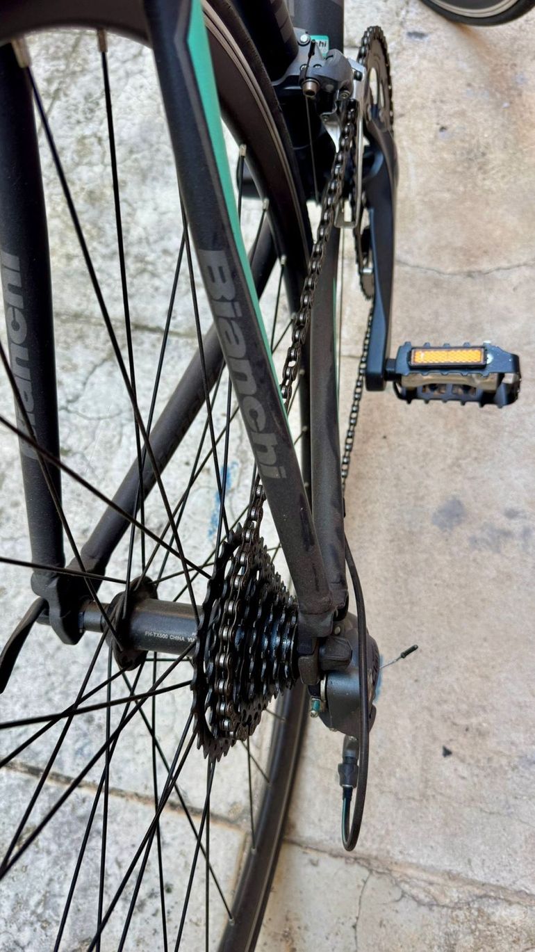 Used Bianchi Nirone Shimano Claris 2020 Road & Gravel, Negro — image 5 of 11
