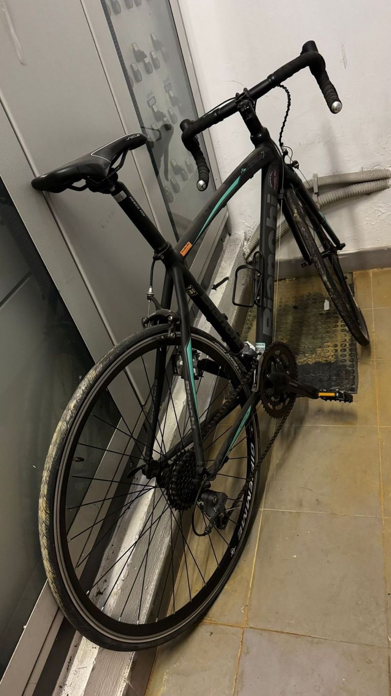 Used Bianchi Nirone Shimano Claris 2020 Road & Gravel, Negro — image 11 of 11