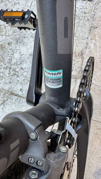 Used Bianchi Nirone Shimano Claris 2020 Road & Gravel, Negro — image 7 of 11