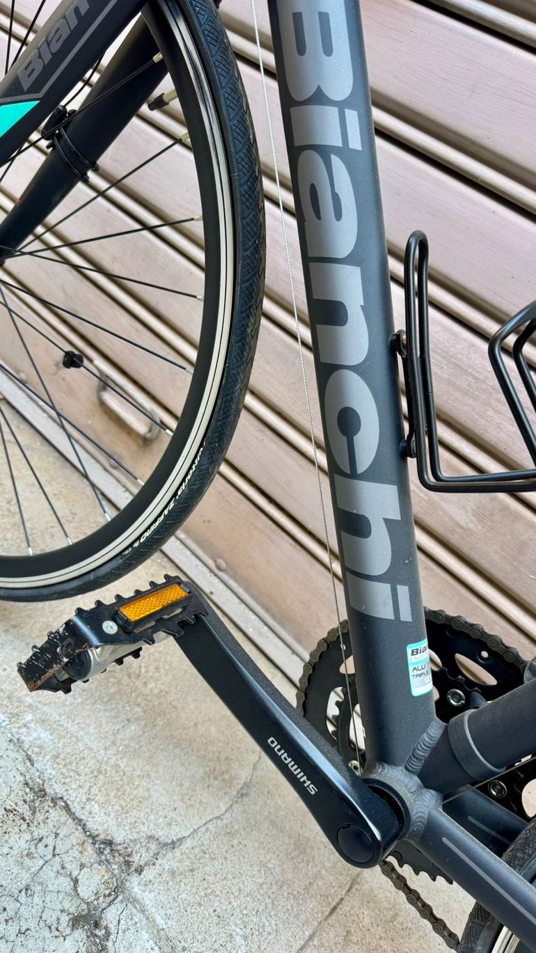 Used Bianchi Nirone Shimano Claris 2020 Road & Gravel, Negro — image 2 of 11