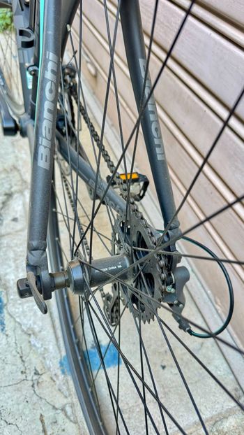 Used Bianchi Nirone Shimano Claris 2020 Road & Gravel, Negro — image 6 of 11