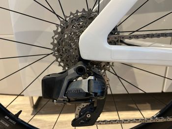 Used Canyon Aeroad CF SLX 7 AXS 2025 2025 Road & Gravel — image 4 of 13